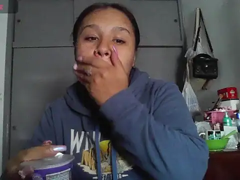 Charis_21 webcam