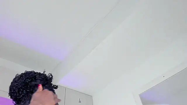 TaylorBloom webcam