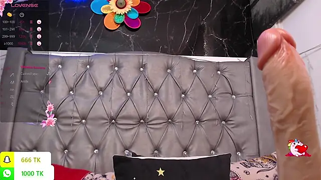 LAILAGUMMY webcam