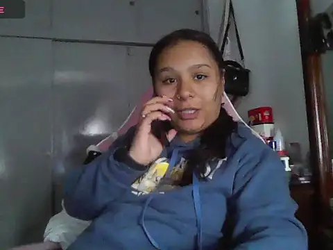 Charis_21 webcam