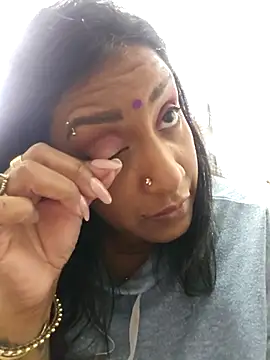 LadyNahir webcam