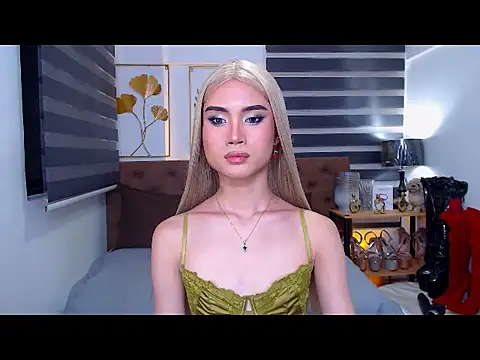 JuicyCockThea webcam