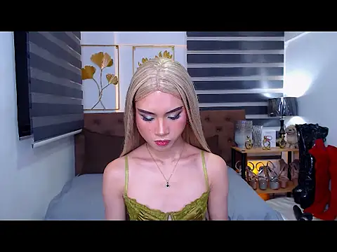 JuicyCockThea webcam