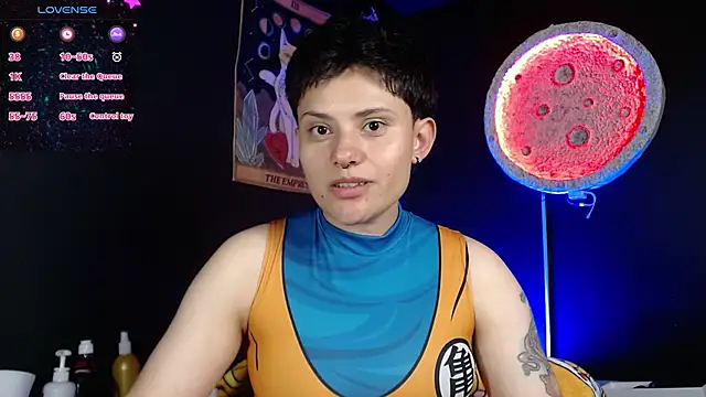 girl_intense444 webcam