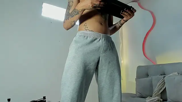 ArohomLester_ webcam