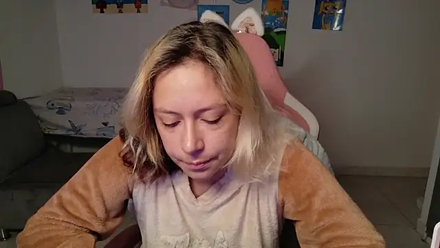 MommyMiaWs webcam