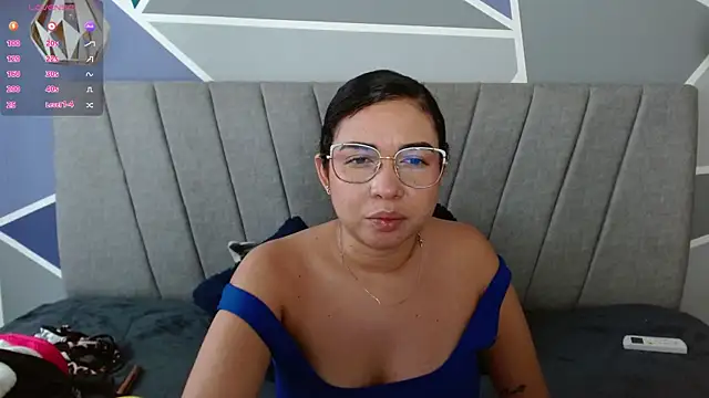 AliceSmity__ webcam