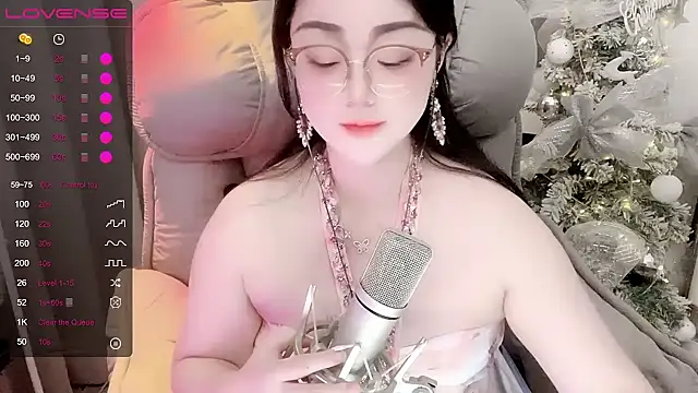 Monica-666888- webcam