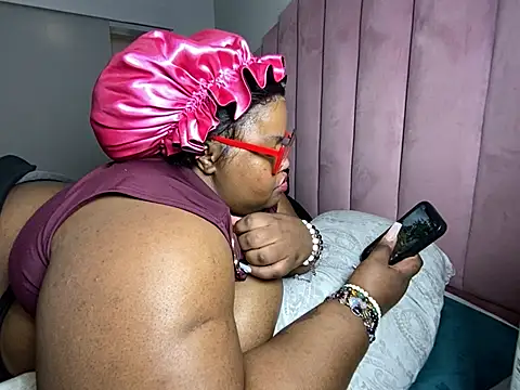 MissLola27 webcam