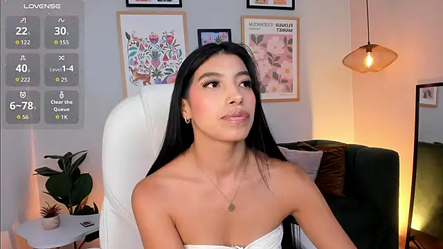 Tiffany_Low webcam
