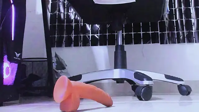 MissAlmaFenix webcam