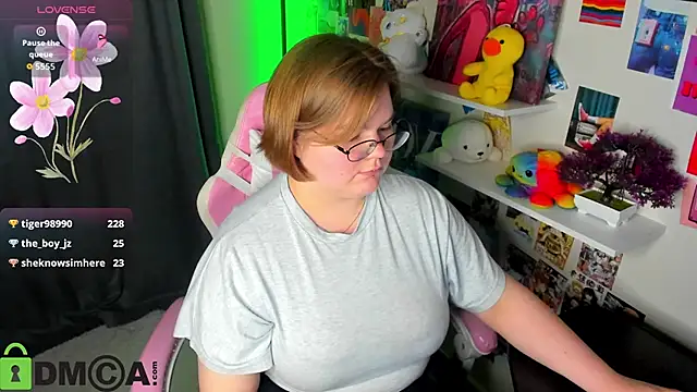 Maneela_Kennedy webcam