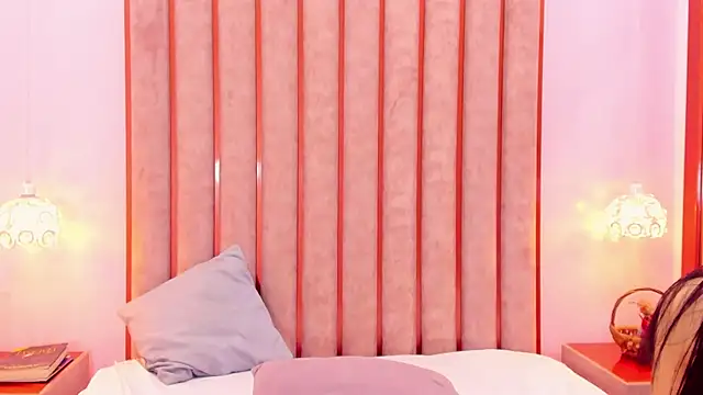 Zoe_Monrow webcam