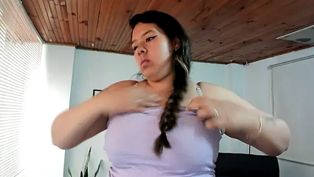 LinaBrowm webcam