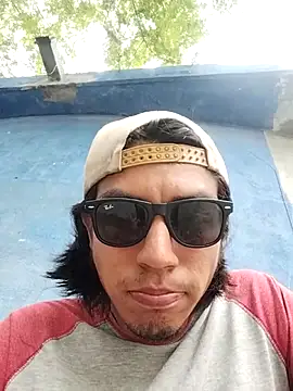 alexalejandro13 - AlexAlejandro13's free webcam - UK Sex Cams