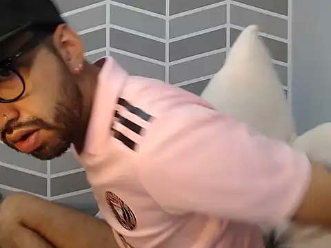thomass1018 webcam