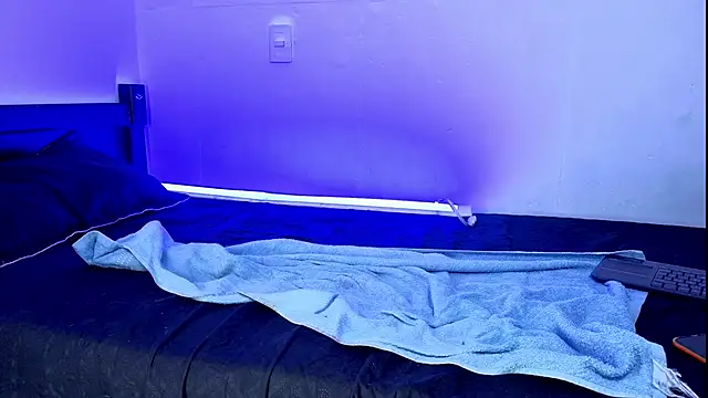 Luke_Muscle webcam
