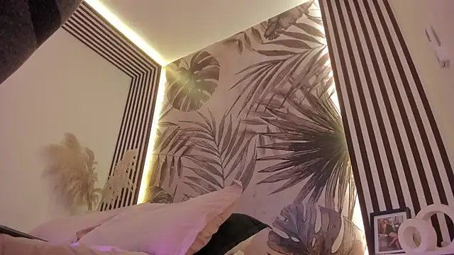 Samaantha-White webcam