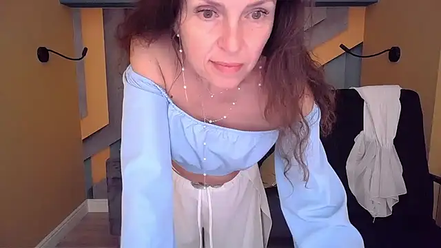 EllaLong webcam