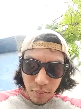 AlexAlejandro13 live cam