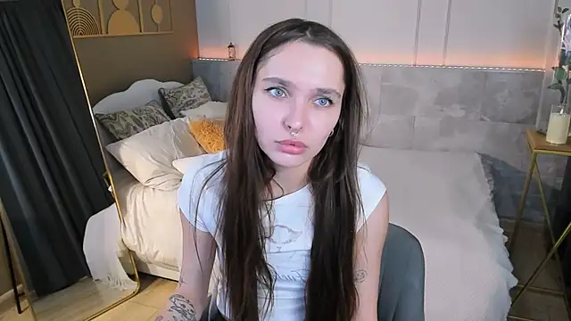 ChloeSunny webcam