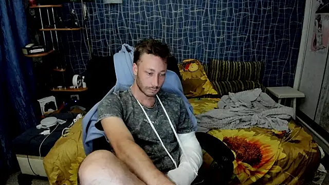 CuteBoy228 webcam