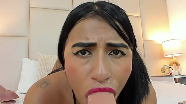 AntoniaRoss_ webcam