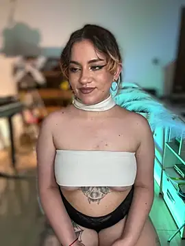 NikkiNix