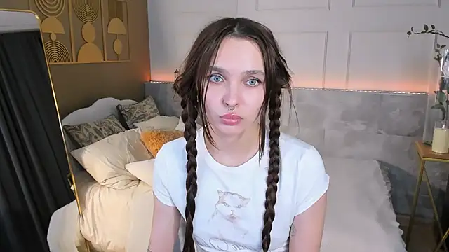 ChloeSunny webcam