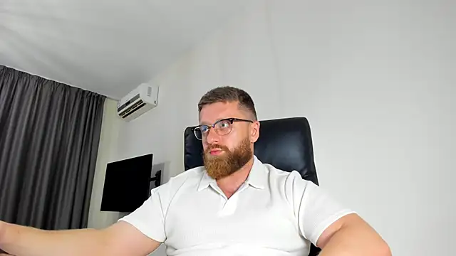 Findom_guy live cam
