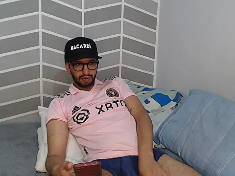 thomass1018 webcam