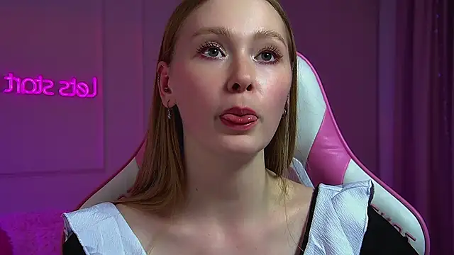 AgataFoxley webcam