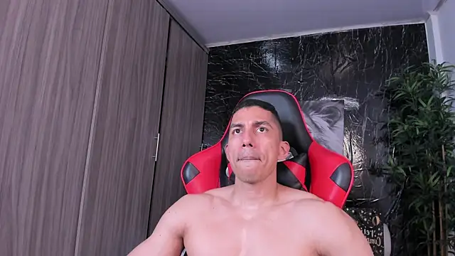 erik_castle - Erik_castle's free webcam - UK Sex Cams