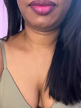 tamil_Aarathi webcam