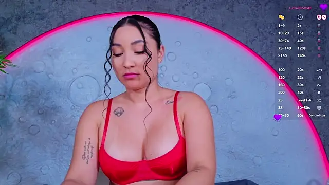 ReinaChloe webcam