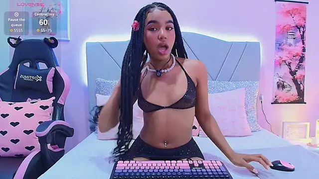 Naom_star87 webcam