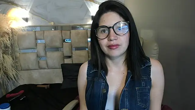 Cata_black webcam