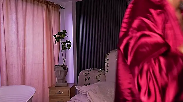 LilithLuxor_ webcam