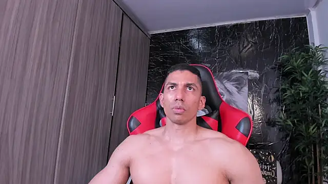 Erik_castle webcam