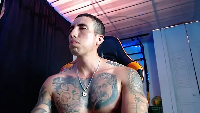 Adam_Hudsond webcam