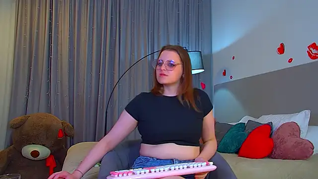 AlexaAvery webcam