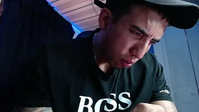 Adam_Hudsond webcam