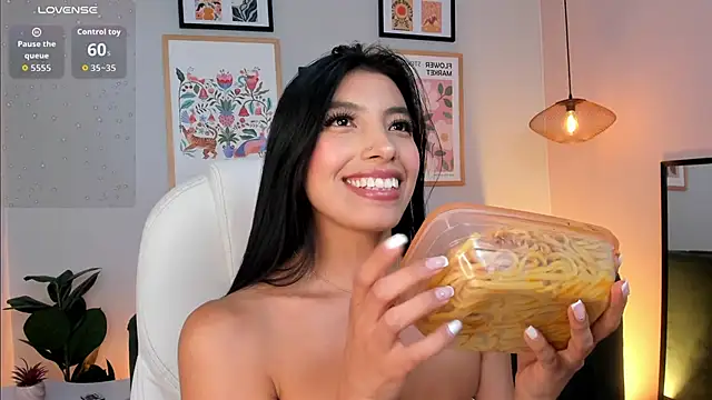 Tiffany_Low webcam