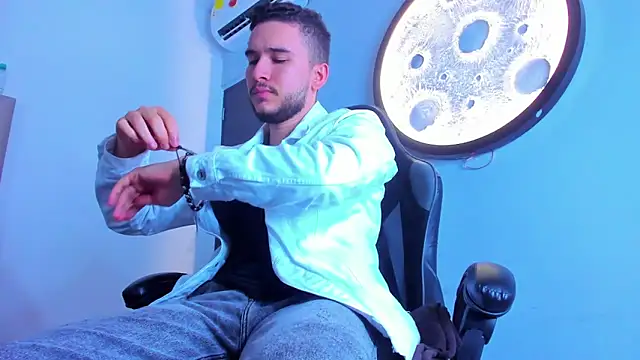 mike_257 webcam