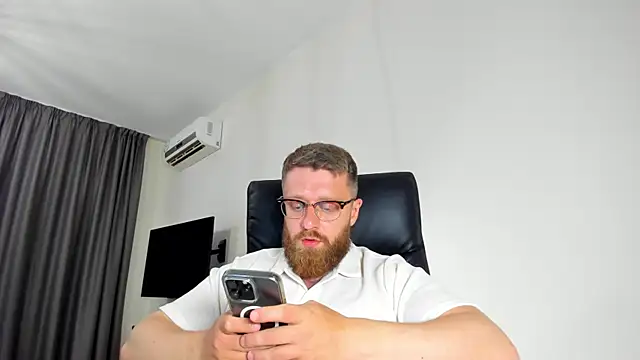 findom_guy (M young) - hard cock