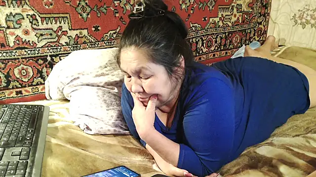 Zulfiya_Bruce webcam