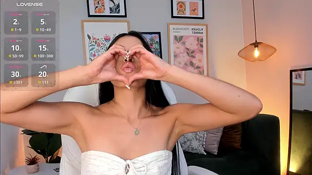 Tiffany_Low webcam