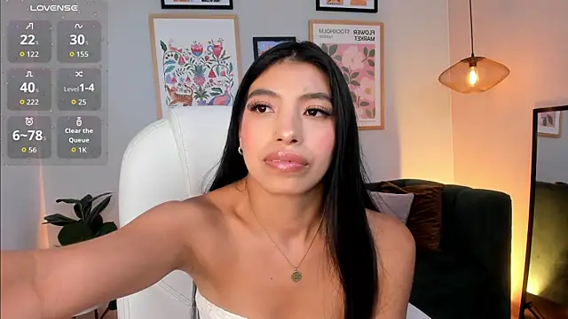 Tiffany_Low webcam