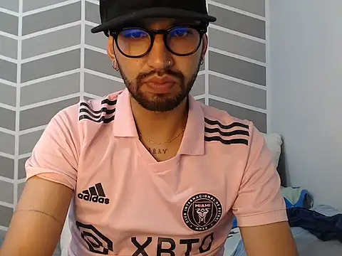 thomass1018 webcam