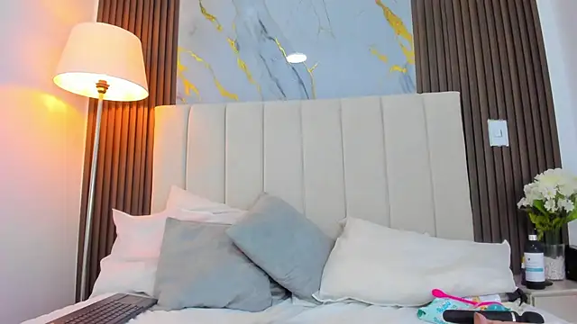 Victoria_Guzman webcam